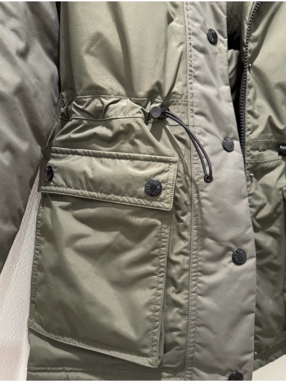 The North Face Reign Parka - Picture 6 of 8